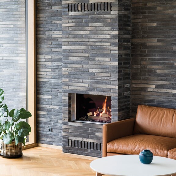 Insert à gaz VISIO 70 F avec vitre frontale et salon confortable